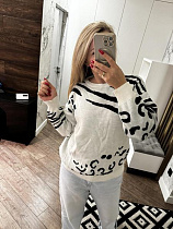 Свитер Lora 4294 white Свитер Lora 4294 white - делук