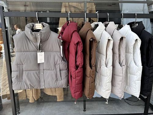 Жилетка Liopt 117 apricot - делук